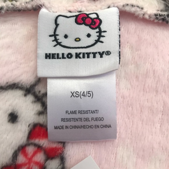 Hello Kitty Hooded Robe - Picture 5 of 6
